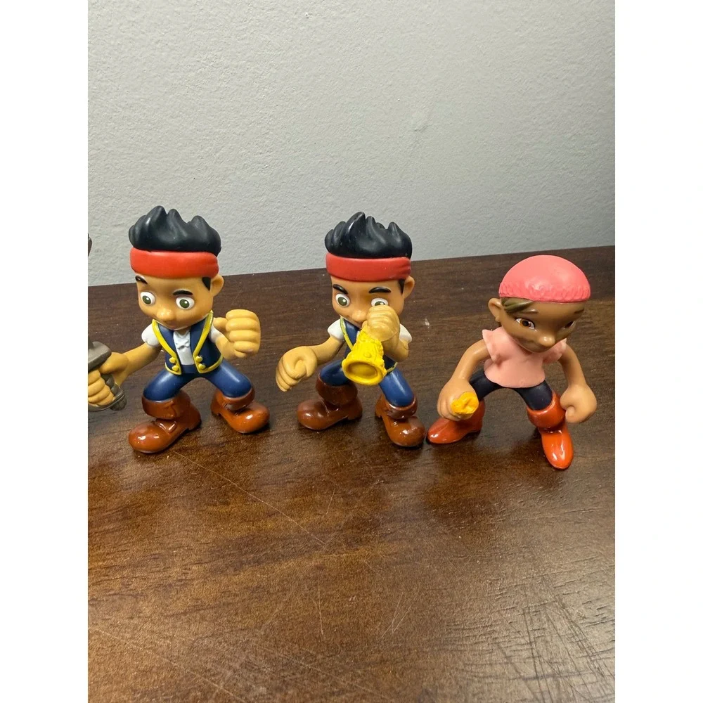 Disney Jake and the Never Land Pirates Figure Lot Captain Hook, Izzy 6pc